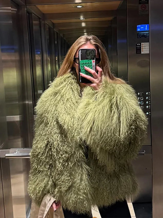 Luxo & Calor – Sobretudo Feminino 2025 em Pele Sintética Premium