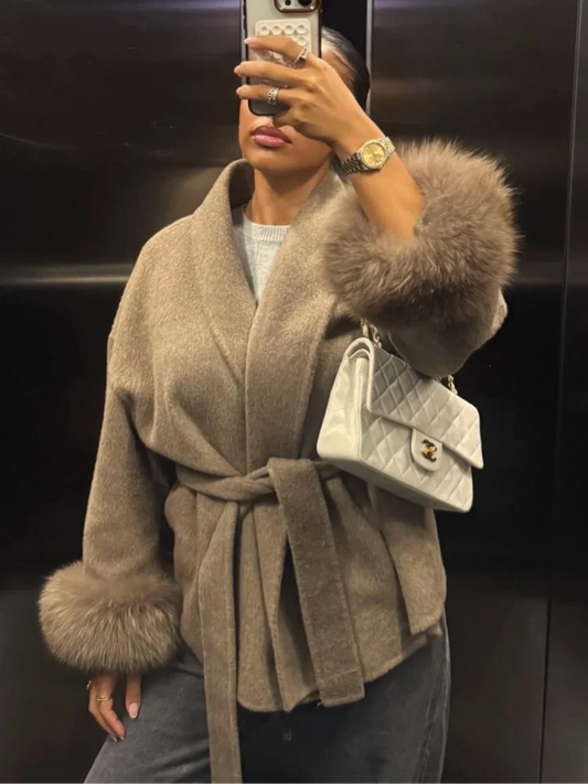 Timeless Elegance – Women’s 2025 Retro Brown Wool Coat