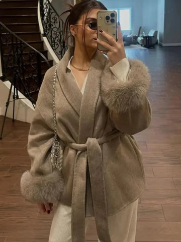 Timeless Elegance – Women’s 2025 Retro Brown Wool Coat